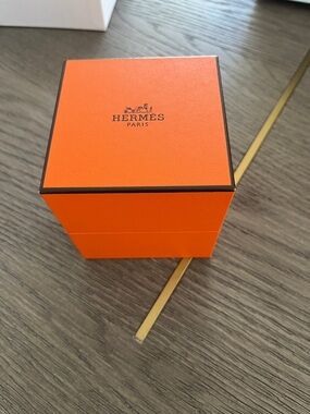 Hermès Orange Signature Box